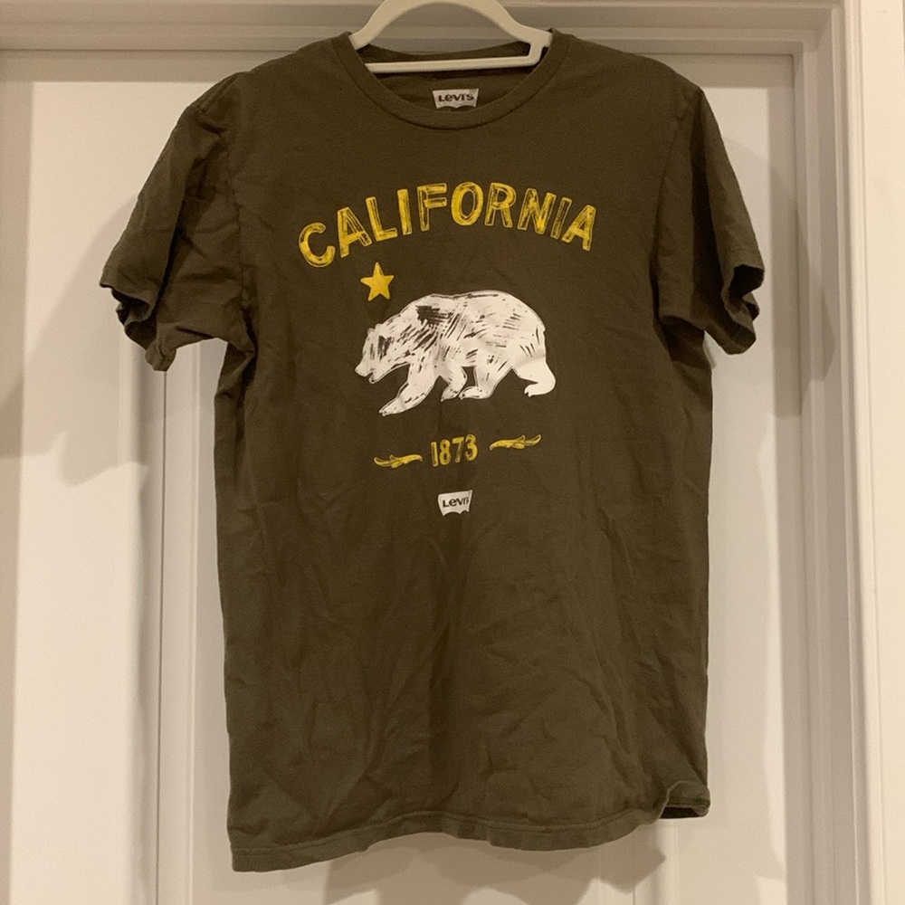 Levi’s California Short Sleeve Tee, in Army Green/Brown